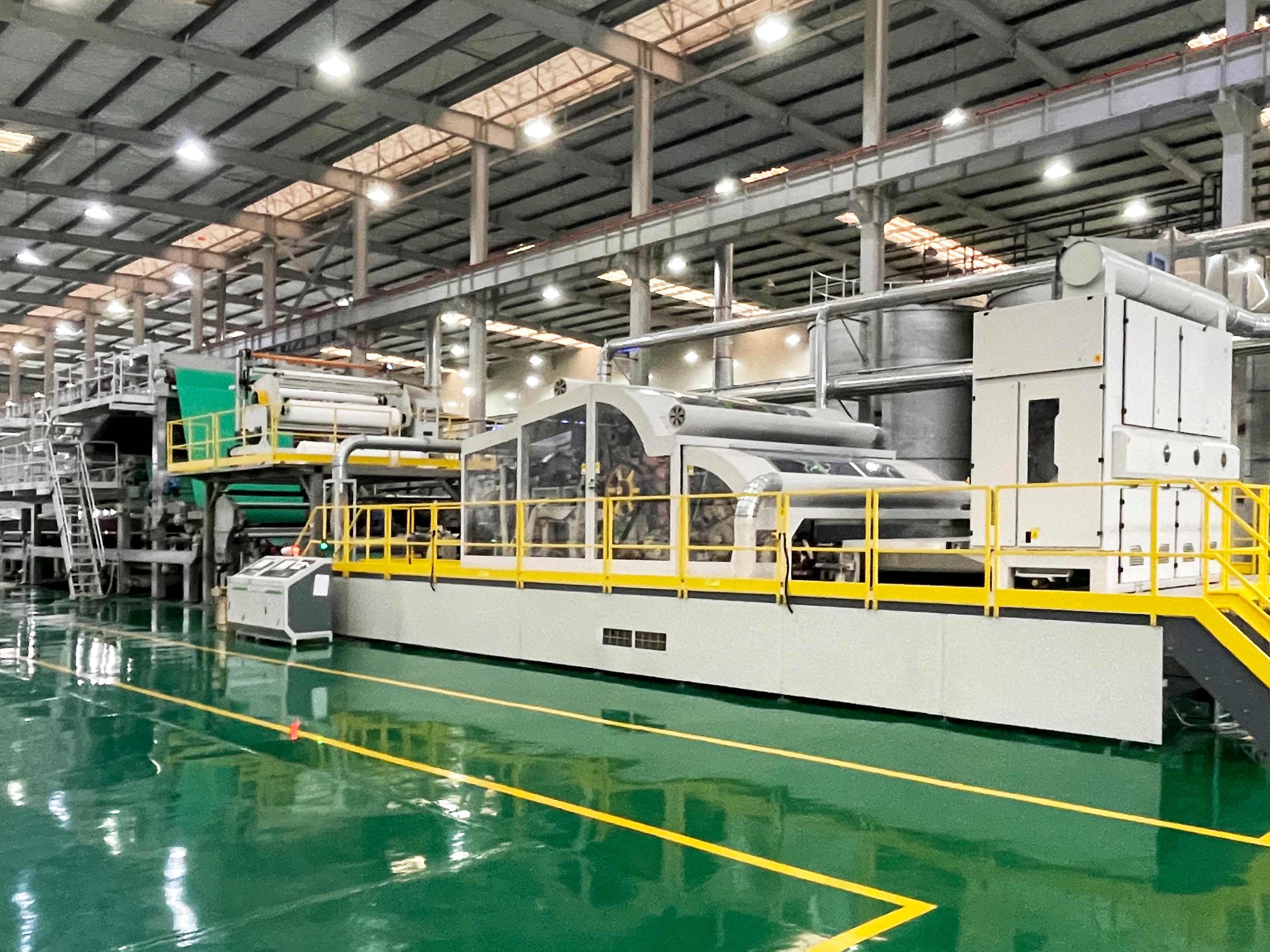 福建首條三位一體濕法水刺無紡布生產(chǎn)線投產(chǎn)